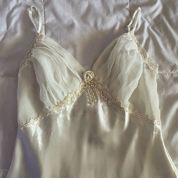 Elegant white silky dress with pearl n lace trim around the bust/shoulder area. - Picture 3 of 6